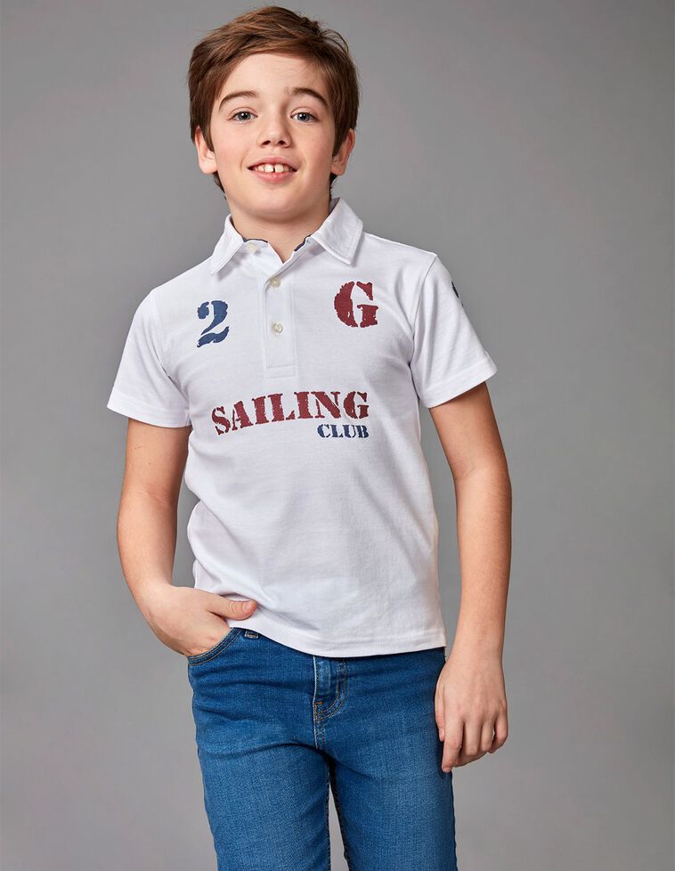 Polo de jersey blanco con estampado en azul y berenjena