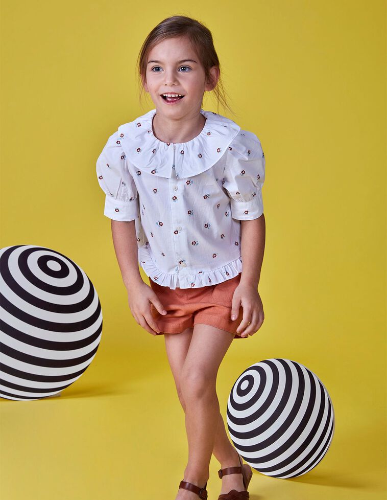 Blusa bordaos flores blanca 