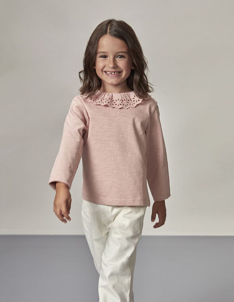 Camiseta Rosa Con Cuello De Popelin Desagujado  Rosa Claro