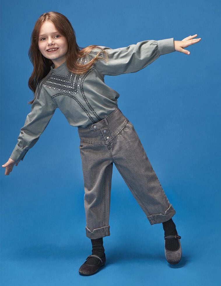 Pantalón vaquero gris