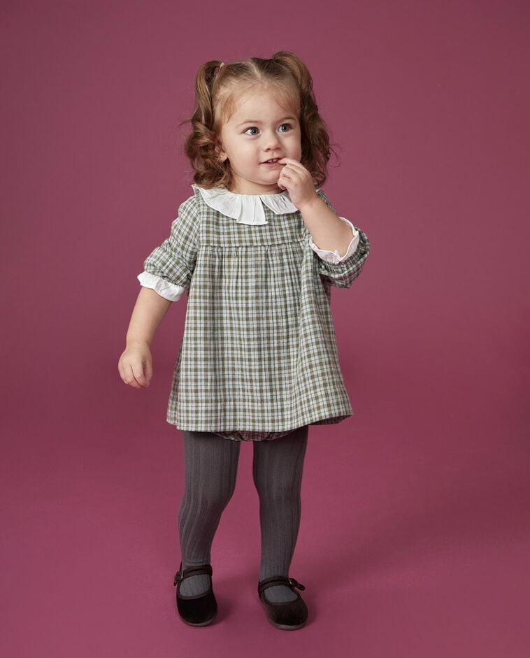 Vestido de cuadros gris beb&eacute;