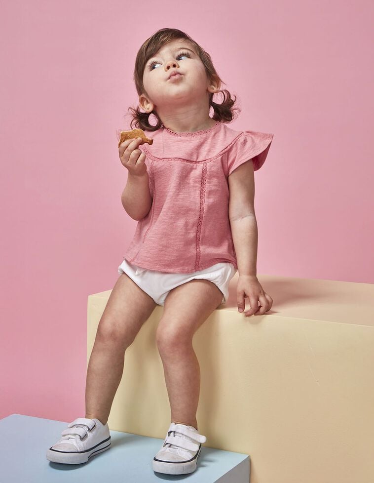 Camiseta con tiras rosa