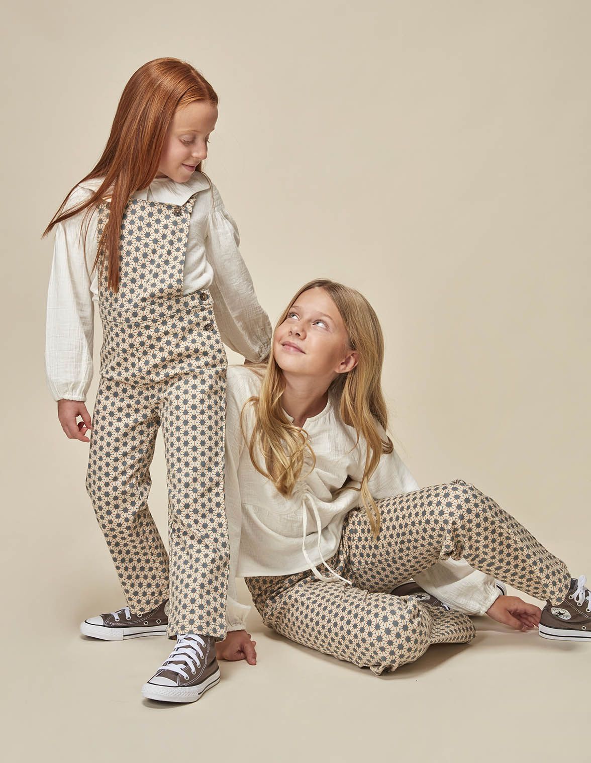 Peto estampado estampado gris para nina infantil Gocco