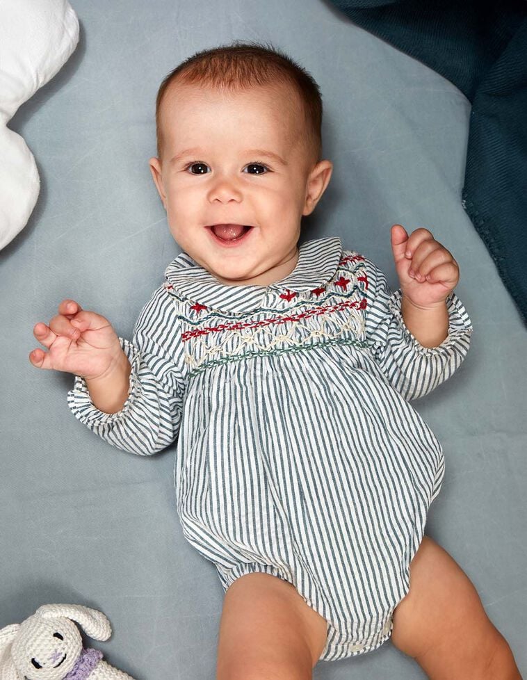 Ranita manga larga con nido de abeja a mano azul claro