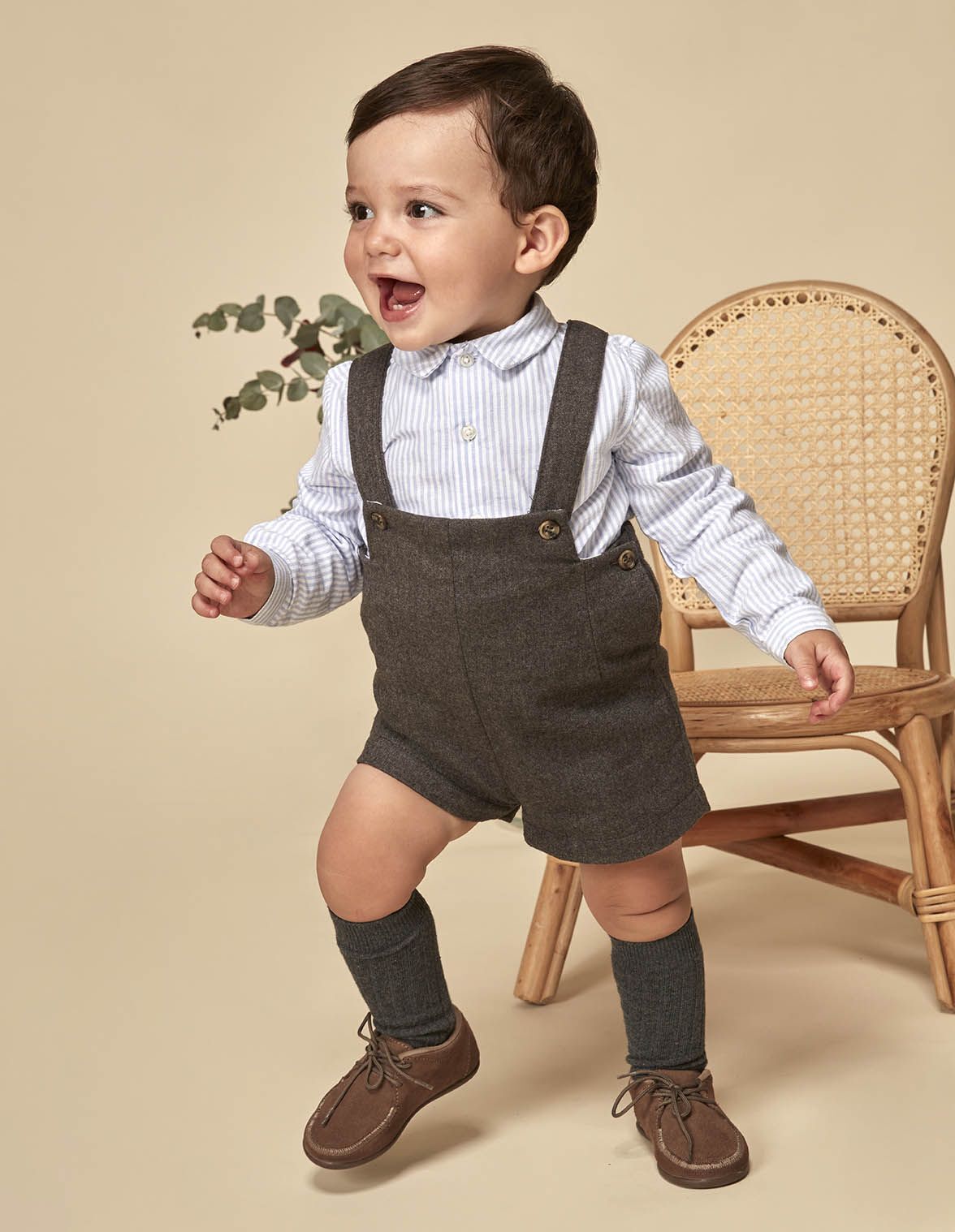 Pantalon para niño con tirantes 2025