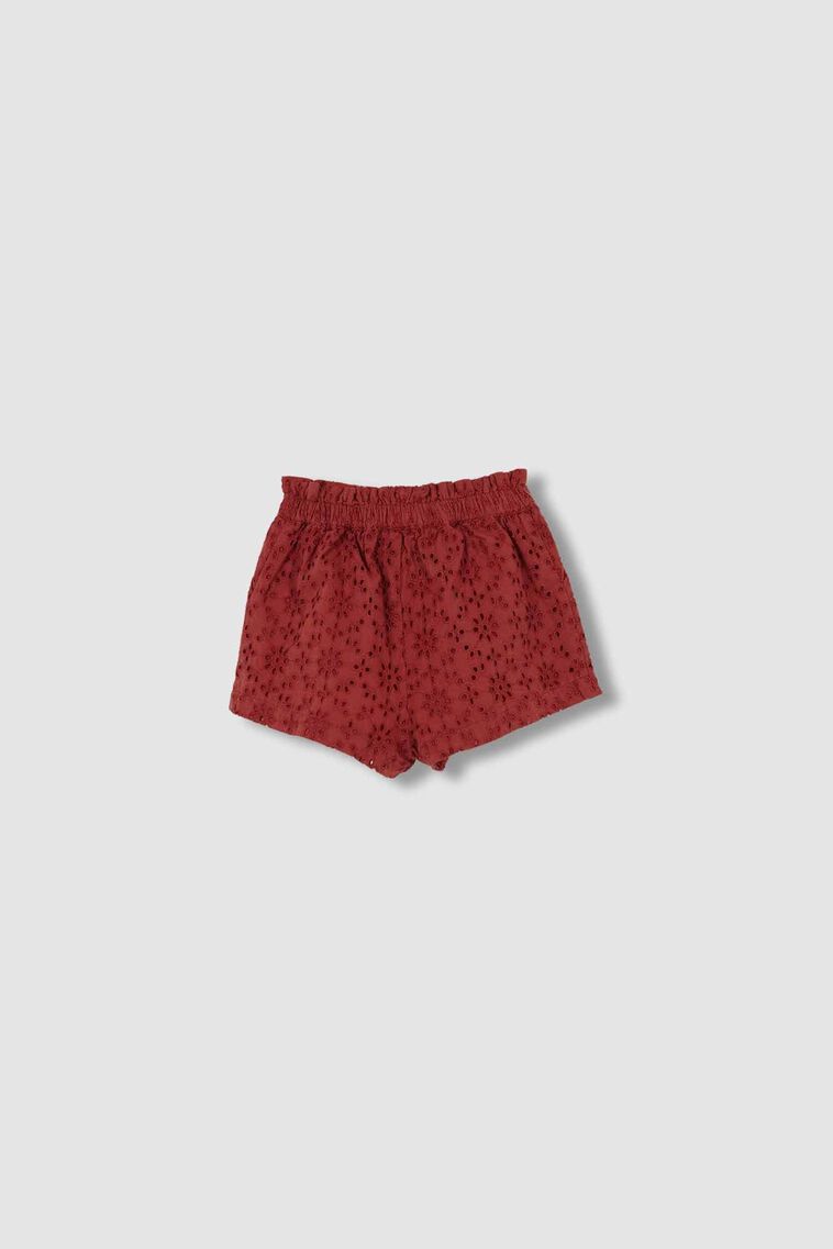 Bermuda con tejido desagujado color marsala 
