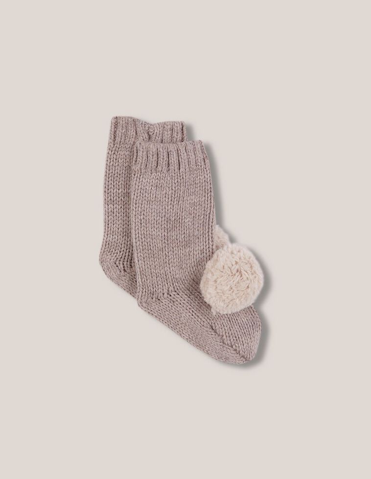 Patucos de punto de arroz con pompon piedra