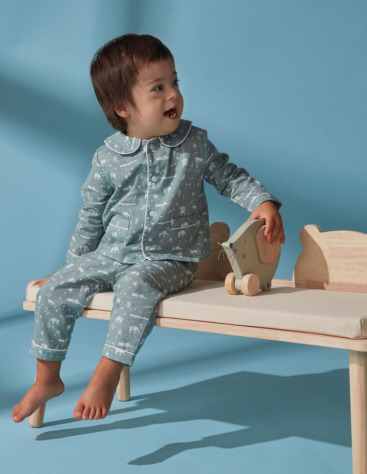 Pijama estampado cuello peter pan 