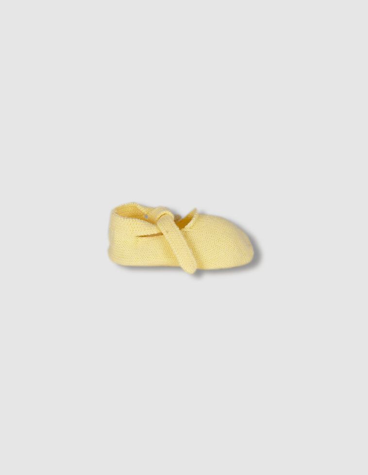 Patucos amarillos