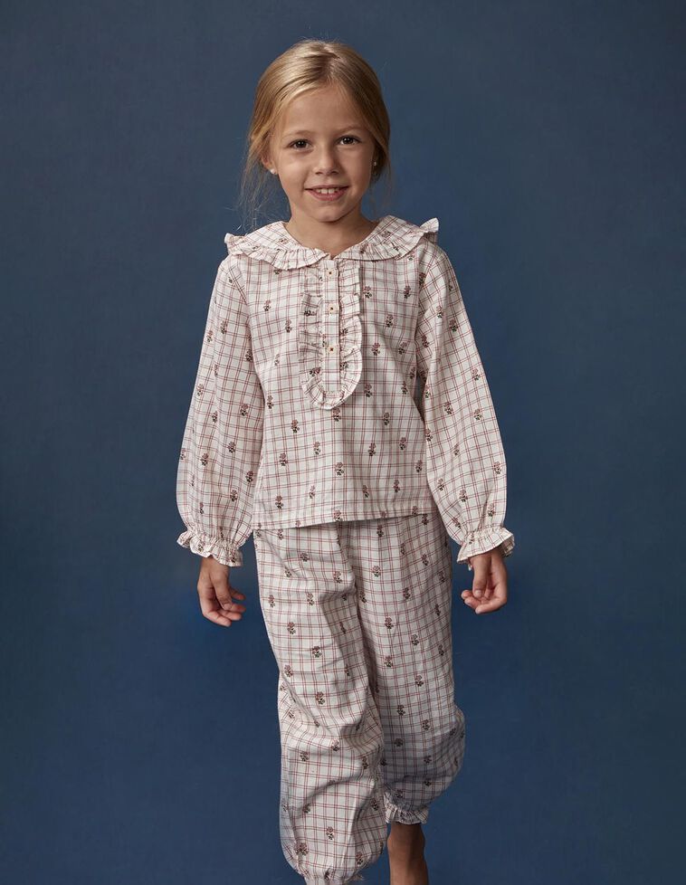 Pijama estampado de cuadros y flores blanco