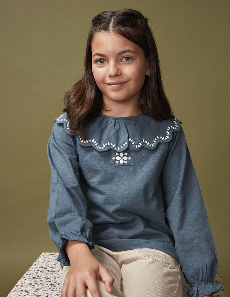 Camiseta con bordados verde