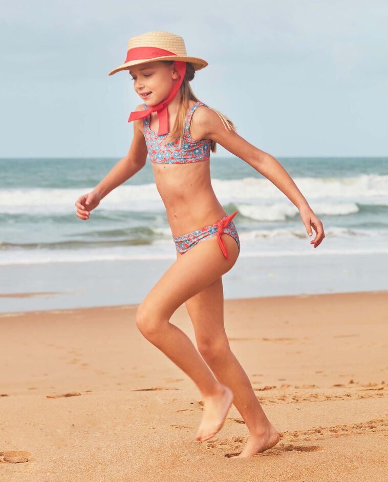 Sombrero con cinta coral