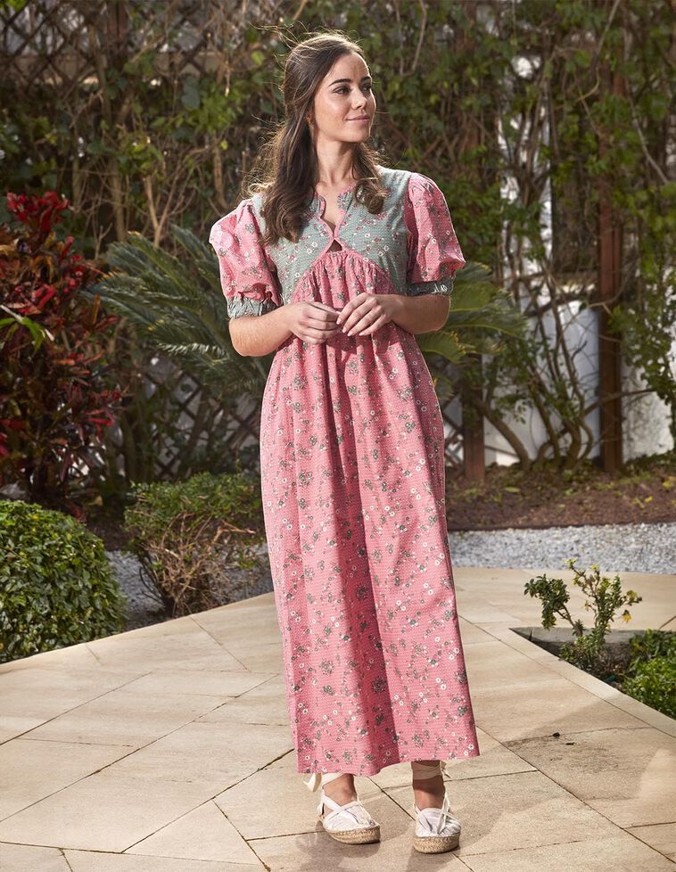 Vestido madre estampado de flores rosa