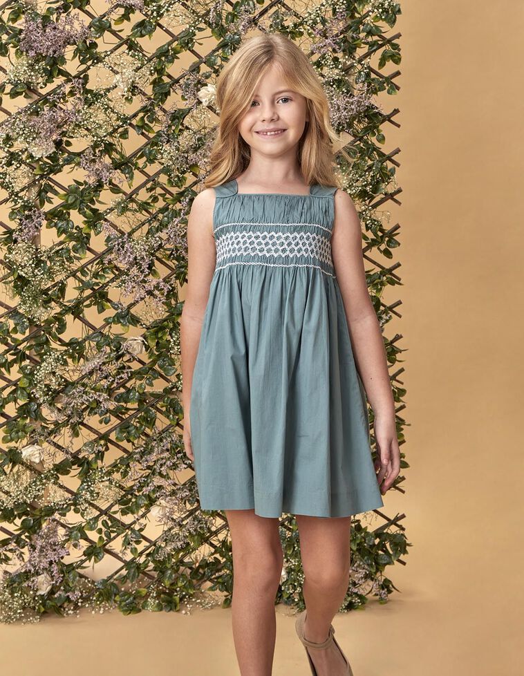 Vestido azul liso de popelin con smock 
