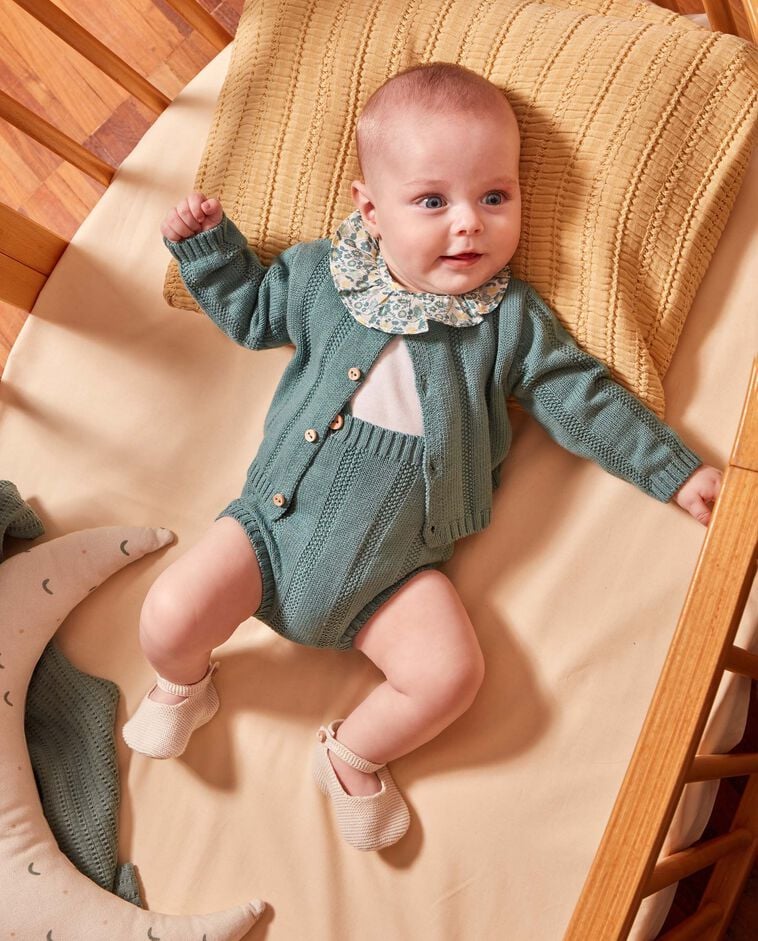 Pantal&oacute;n corto de punto verde