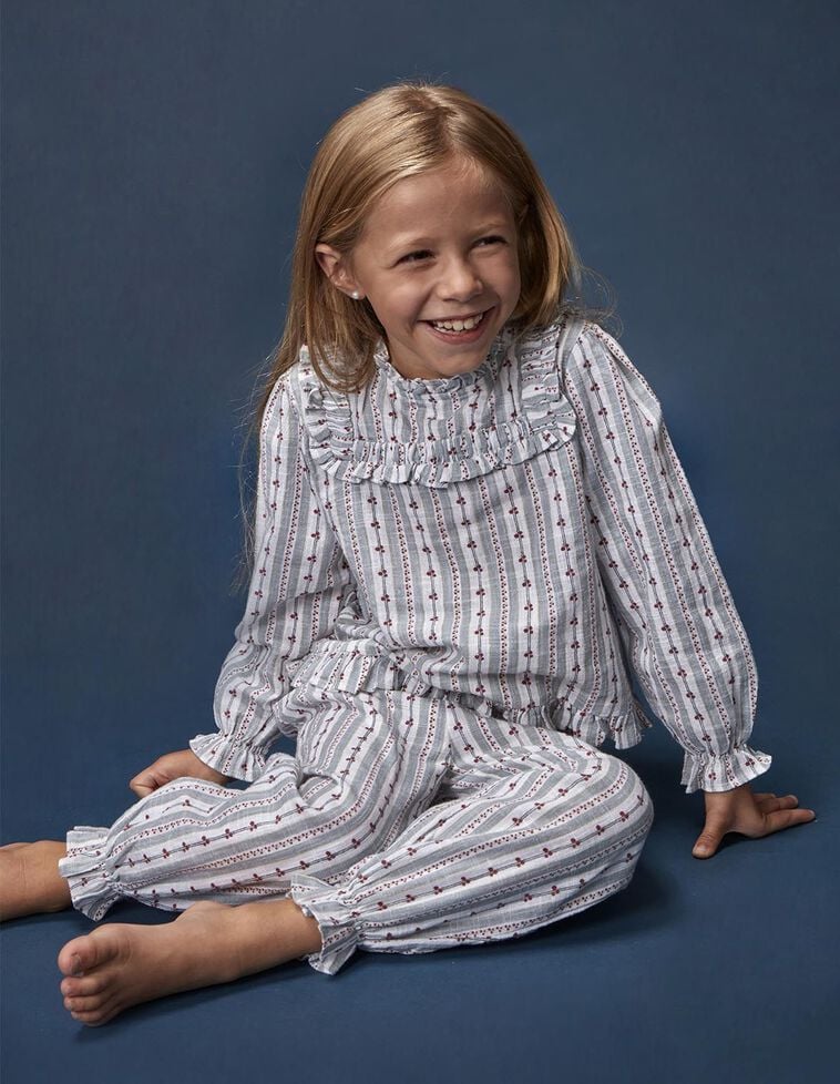 Pijama estampado de rayas y flores blanco