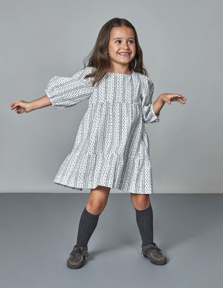 Vestido Con Cortes Y Manga Abullonada Con Estampado De Florecita. Crudo
