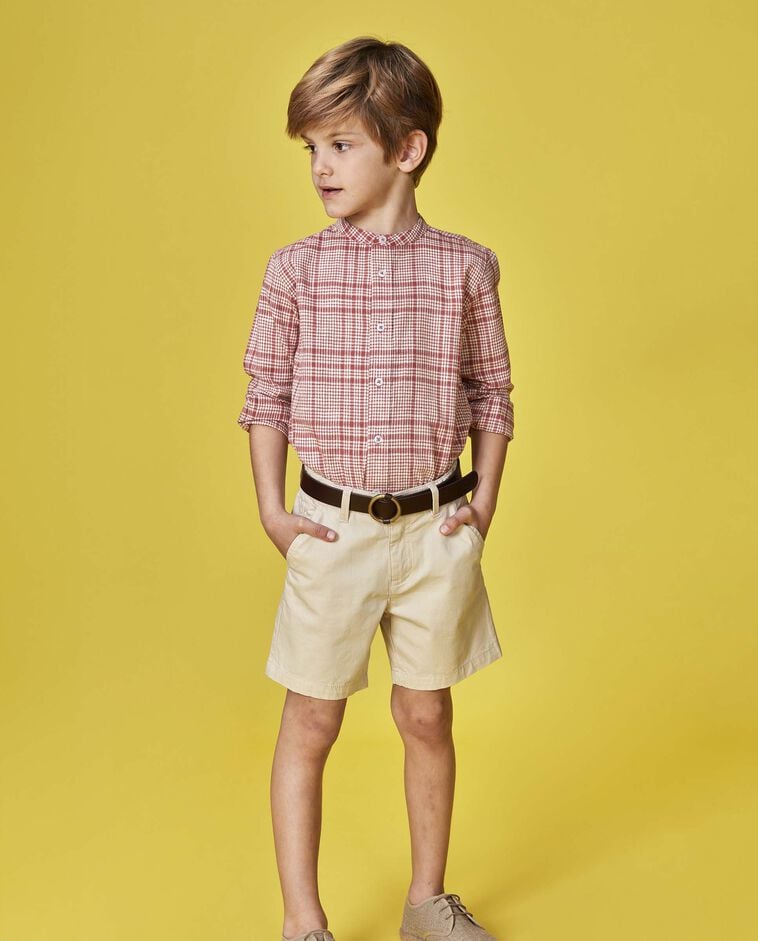 Pantal&oacute;n chino corto piedra