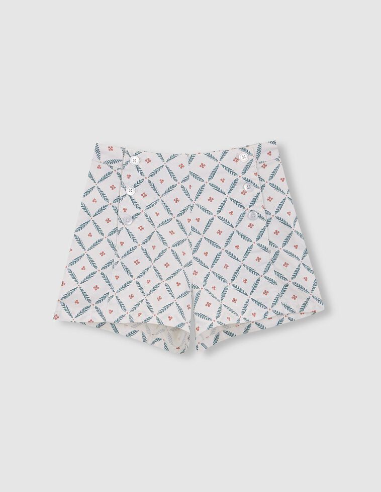 pantalón corto con estampado de ramitas blanco