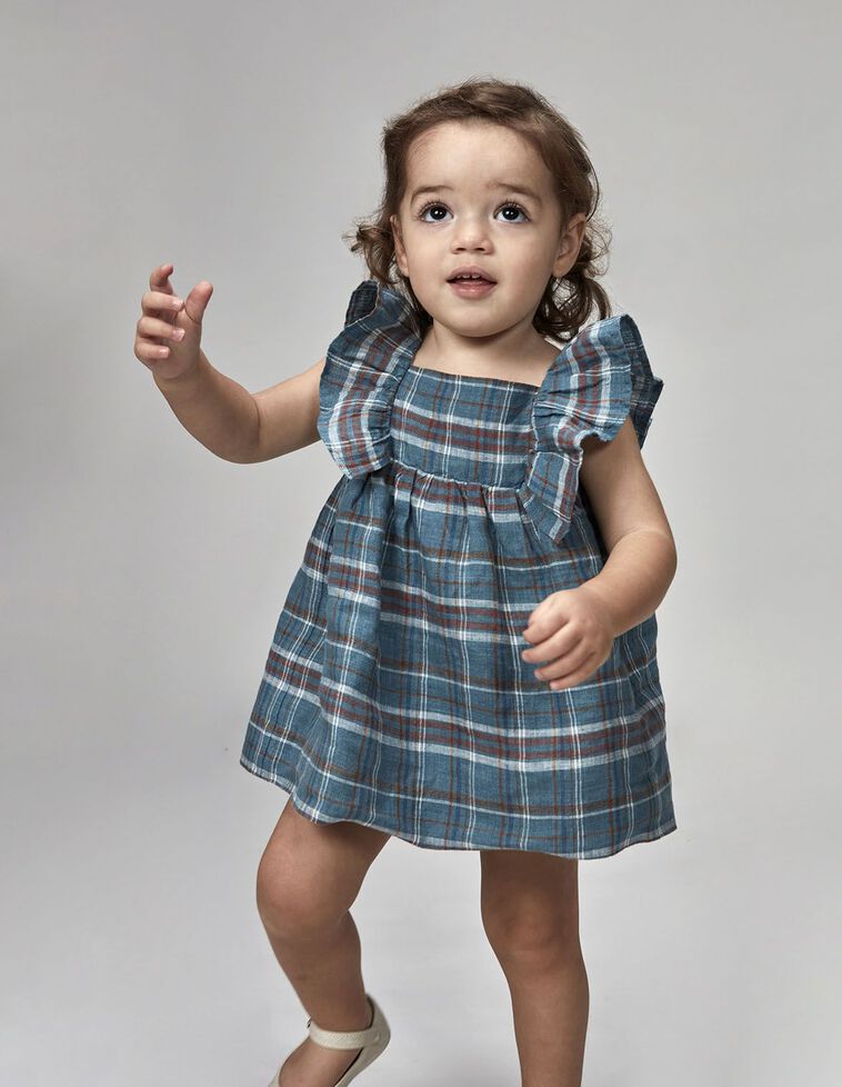 Vestido de cuadros con volantes azul