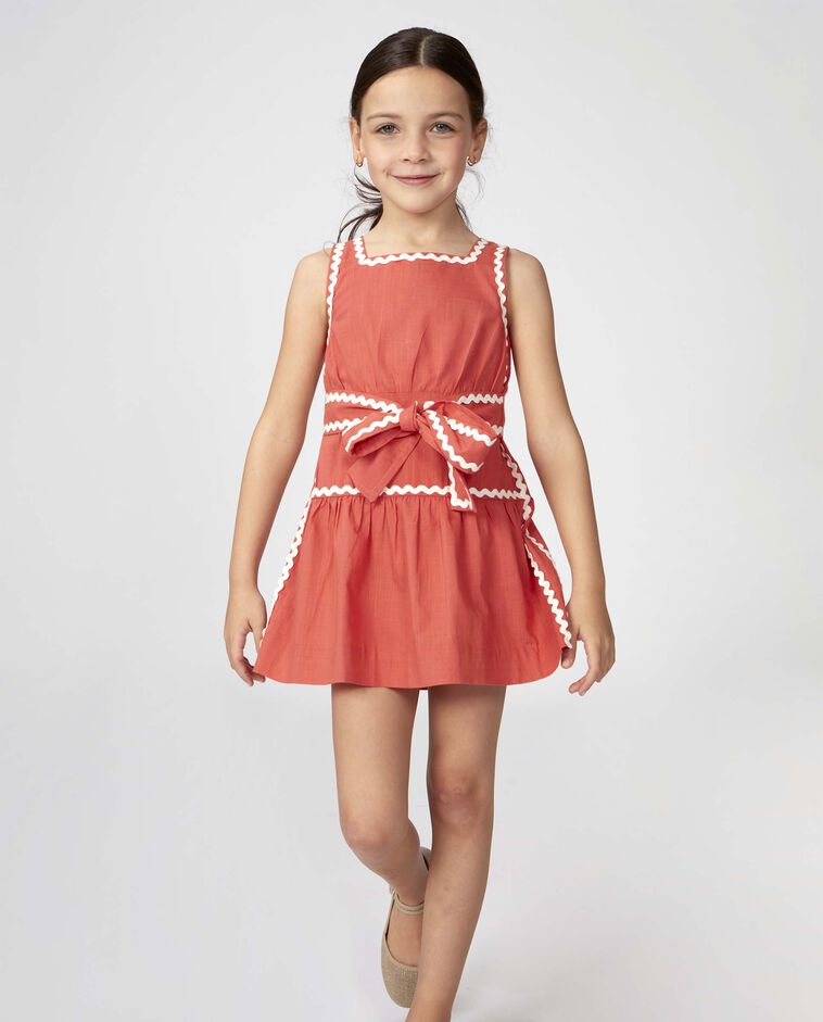 Vestido con lazo naranja
