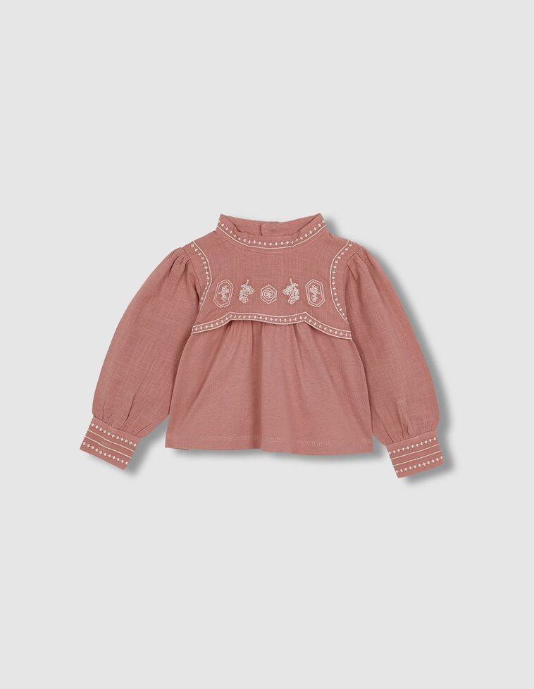 Camiseta con bordados rosa