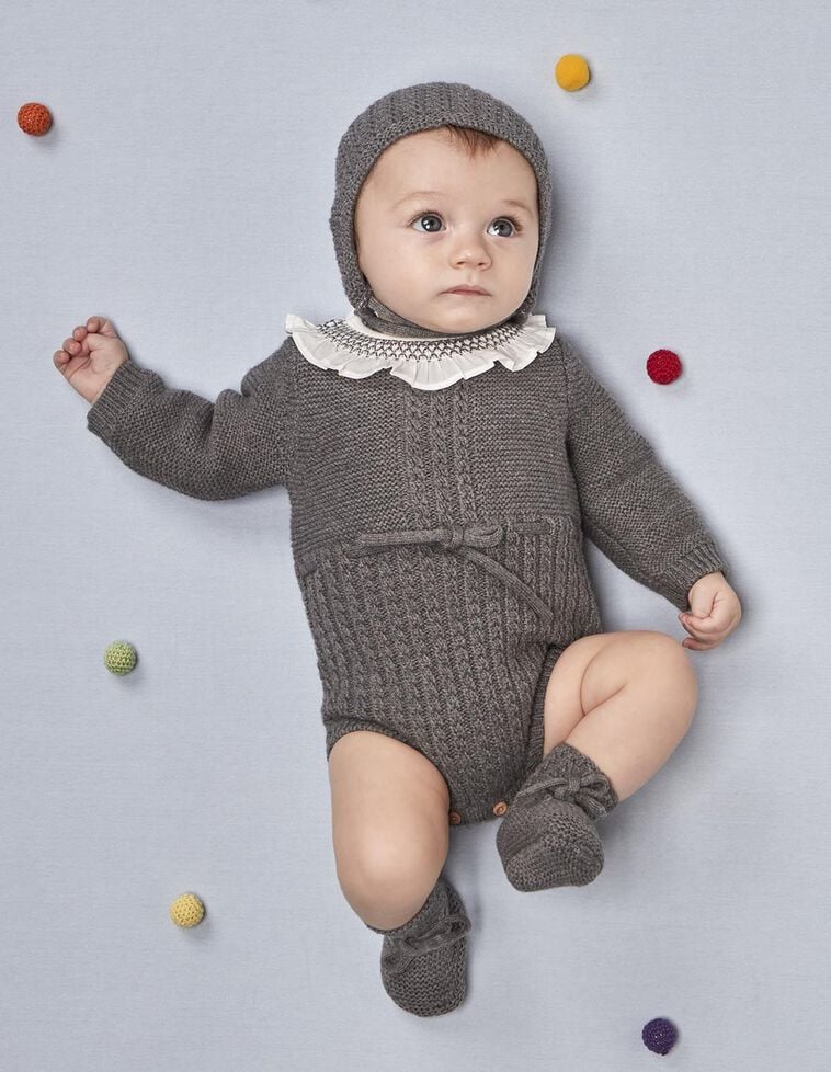 Ranita de punto bobo con lana gris
