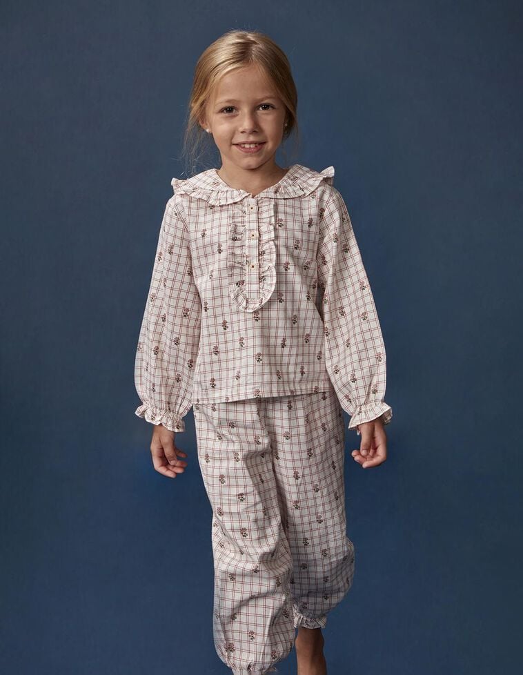 Pijama estampado de cuadros y flores blanco