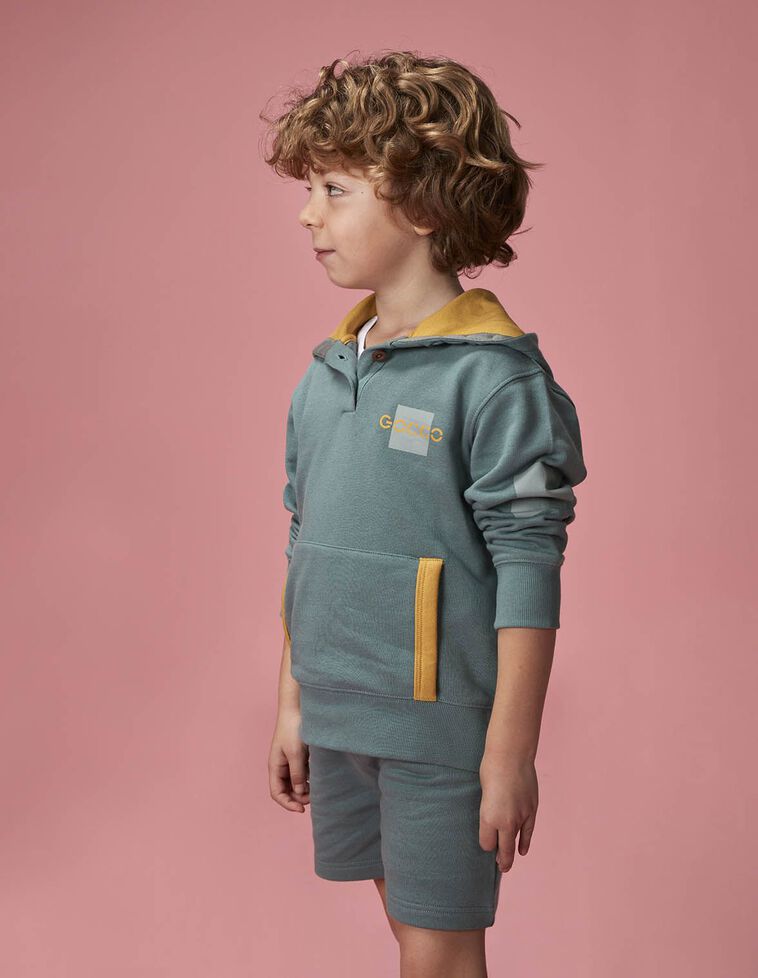 Sudadera con capucha y contrastes azul claro