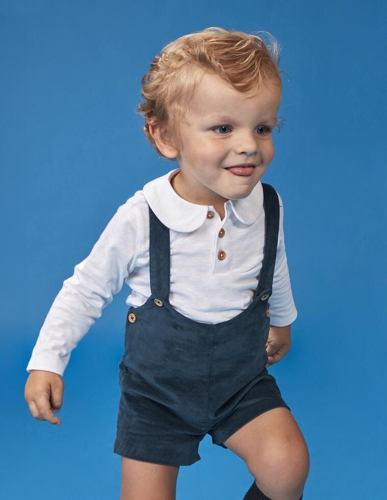 Pantalón corto con tirante con detalle delantero verde Pantalón corto con tirante con detalle delantero verde