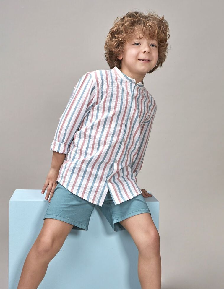 Camisa de rayas azul claro