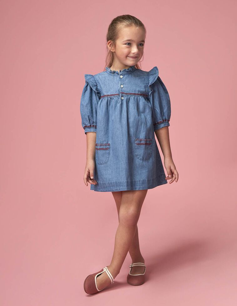 Vestido vaquero con bordados azul claro