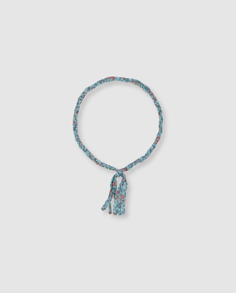 Collar de flores azul claro