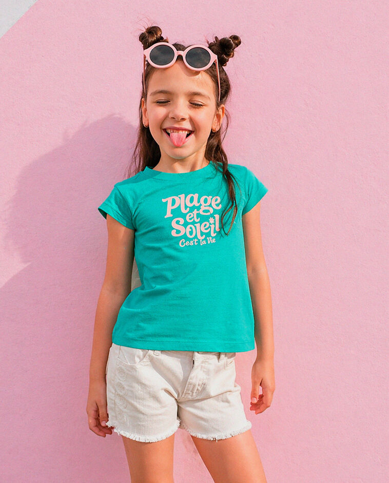 Camiseta verde con estampado verde