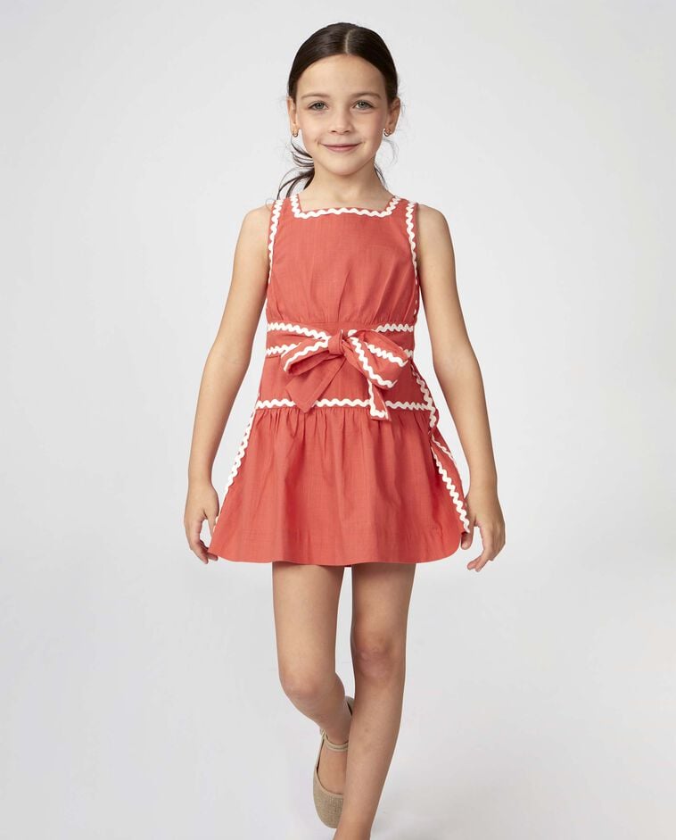 Vestido con lazo naranja