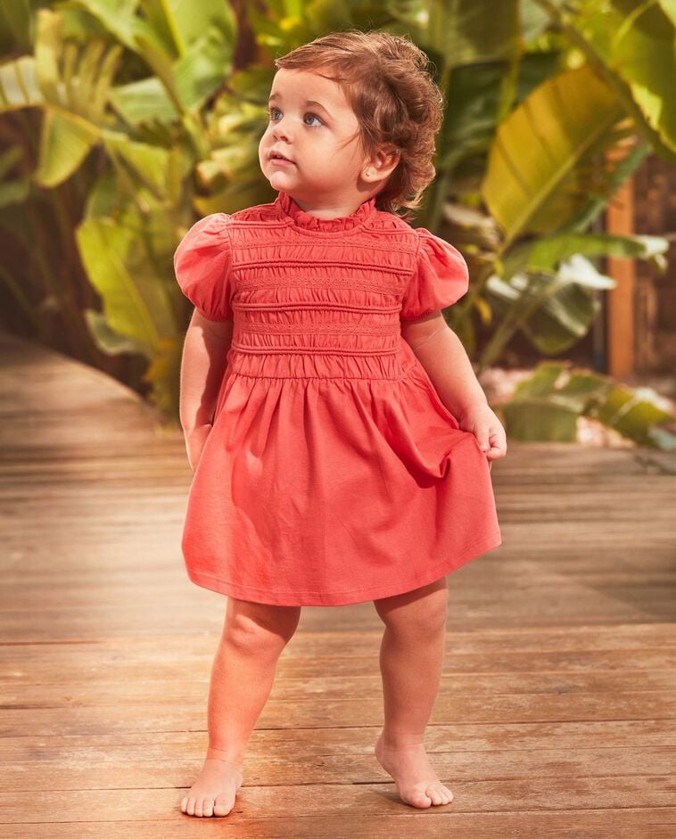 Vestido con fruncido rosa