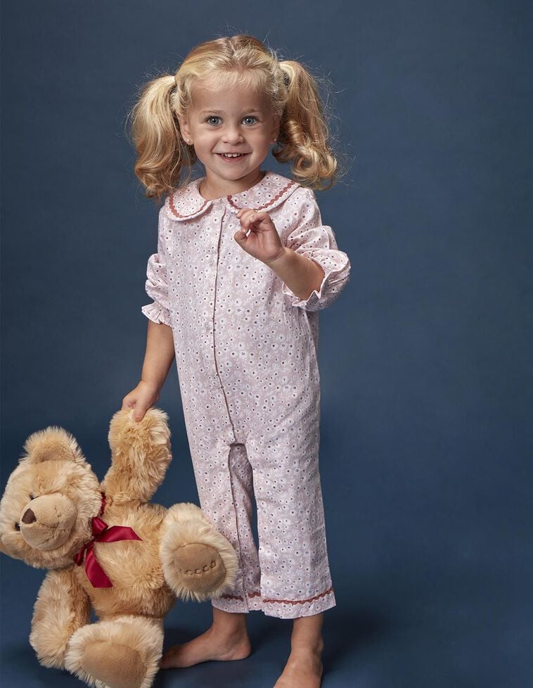 Pijama estampado de flores rosa