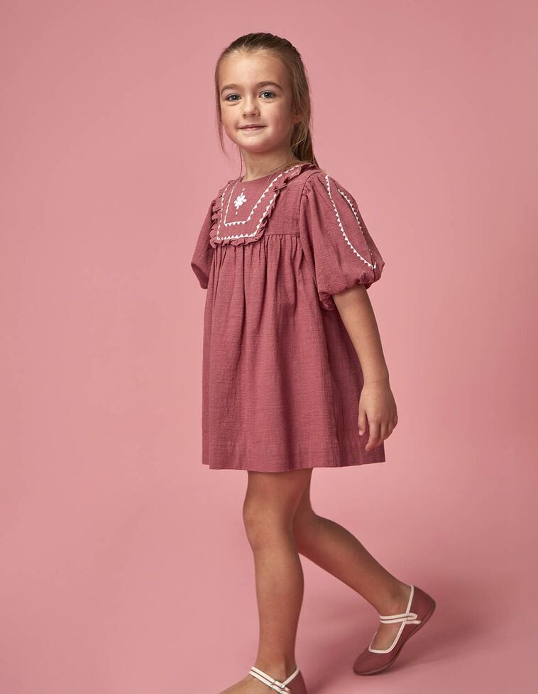 Vestido manga abullonada con bordados rosa