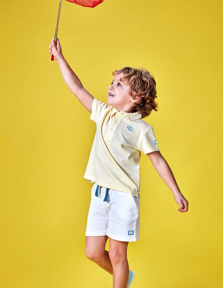 Polo de pique amarillo  