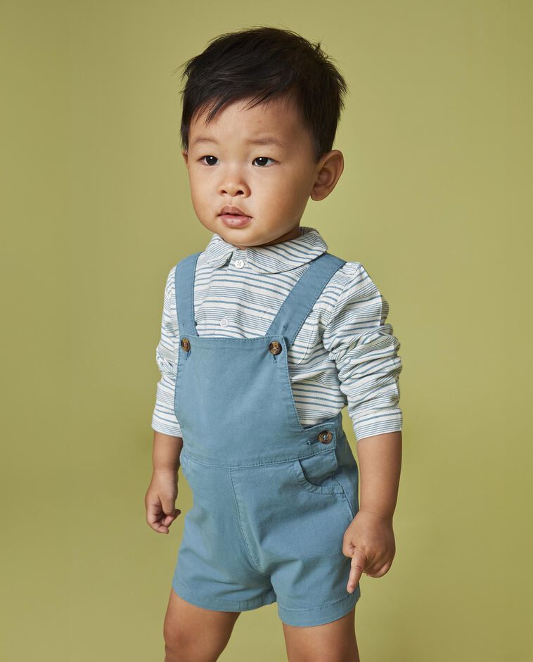 Camisa de rayas horizontales azul