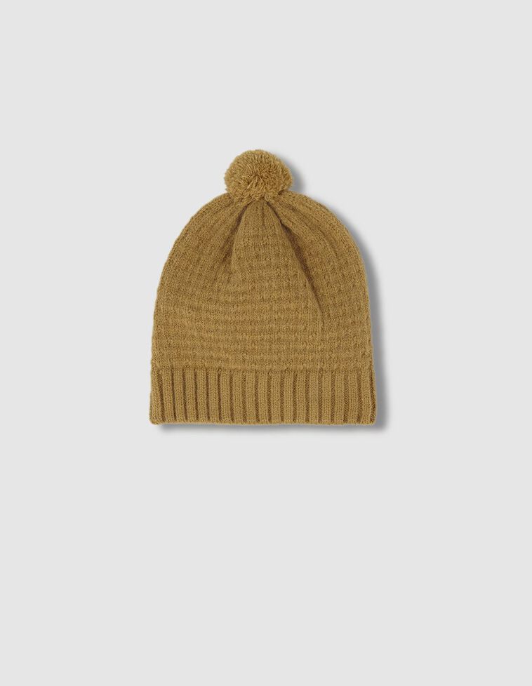 Gorro de punto detalle calado