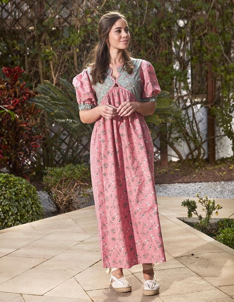 Vestido madre estampado de flores rosa