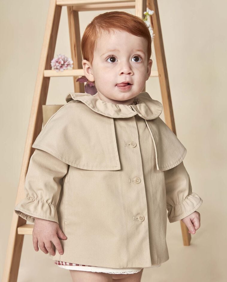 Abrigo con capa desmontable marr&oacute;n