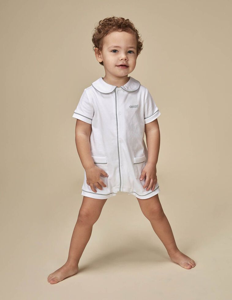 Pijama corto cuello bebe y contrastes blanco