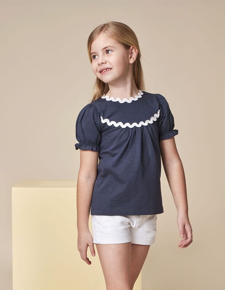 Camiseta con detalle de ondas a contraste azul