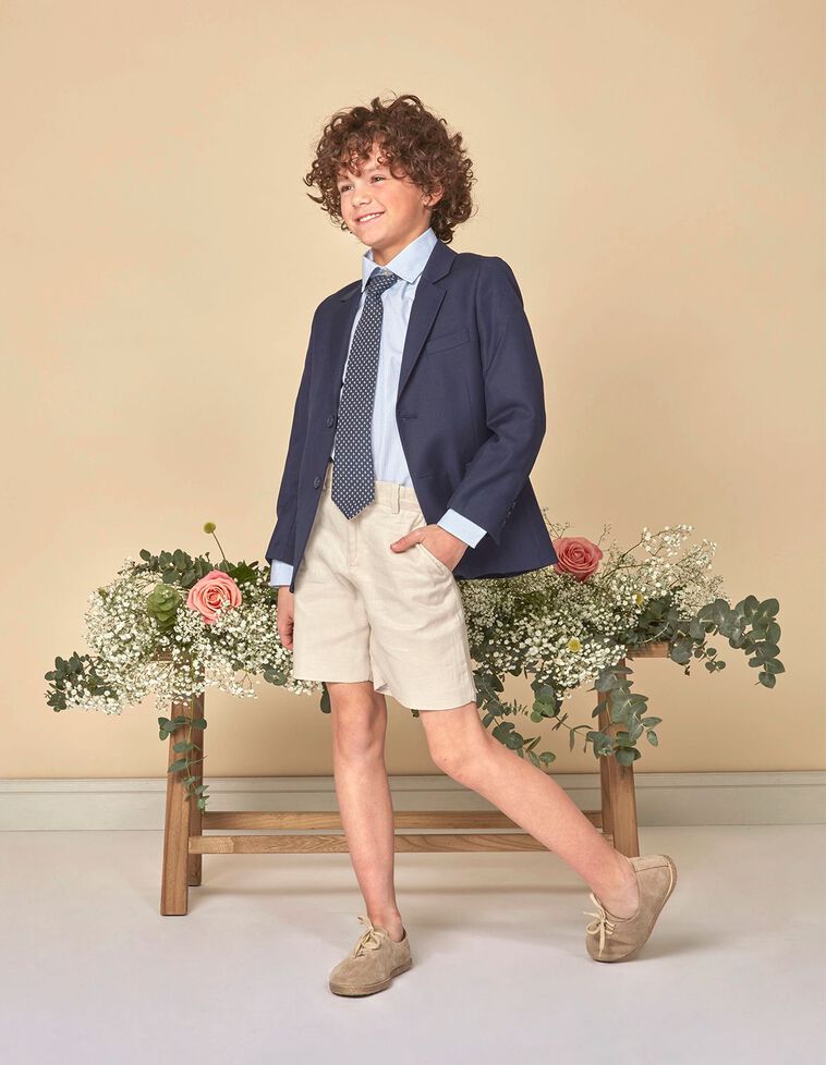 Corbata azul con dibujo