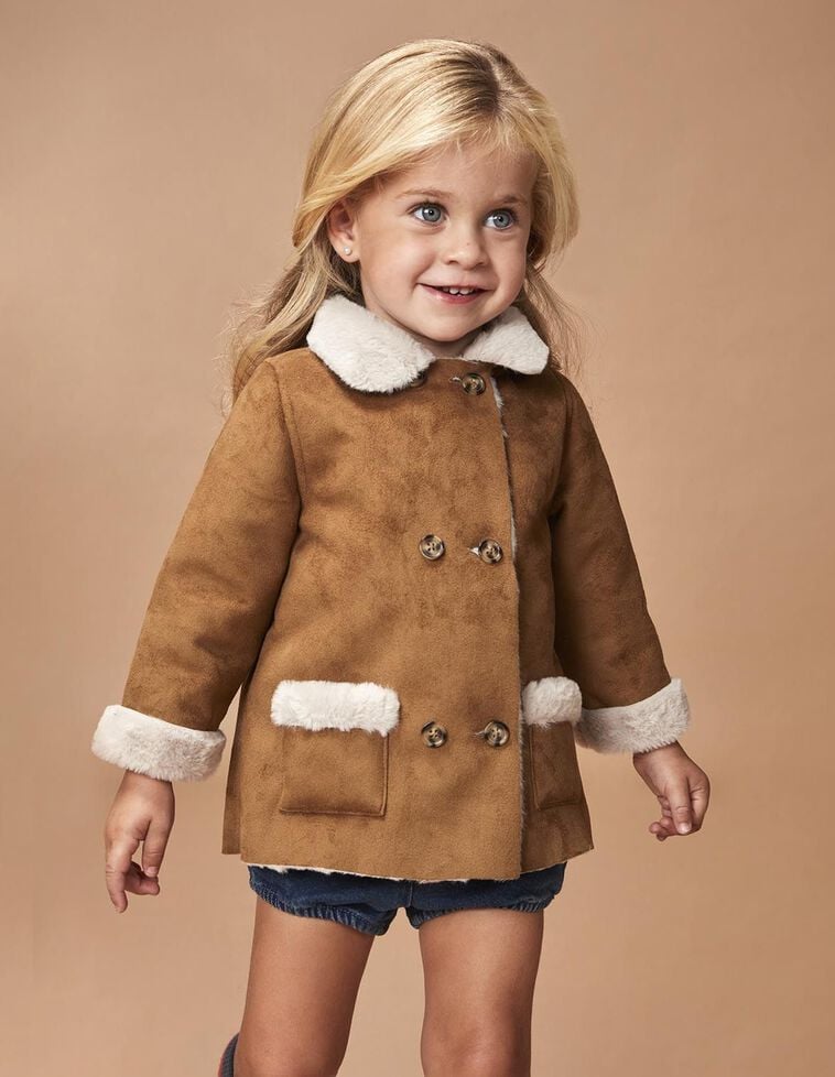 Abrigo de doble botonadura camel Abrigo de doble botonadura camel