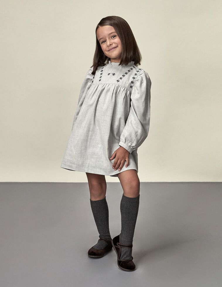 Vestido  Manga Larga Con Bordados En Canesu Gris Medio Melange