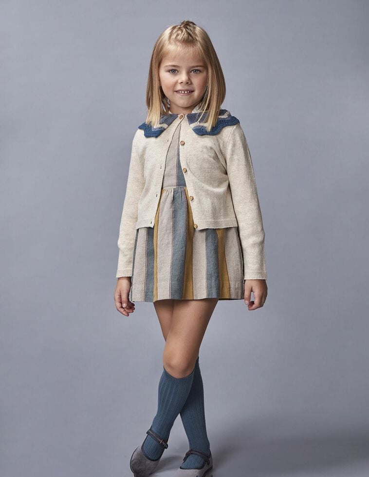 Chaqueta de lana beige con cuello en contraste