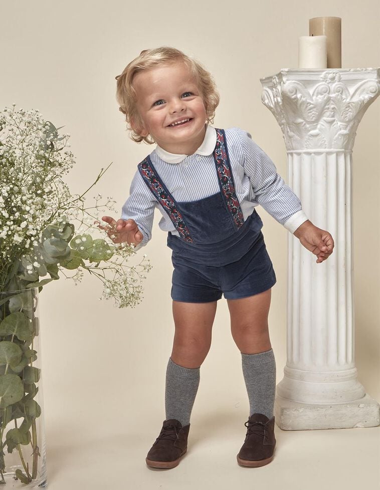 Camisa rayas azul cuello blanco Camisa rayas azul cuello blanco